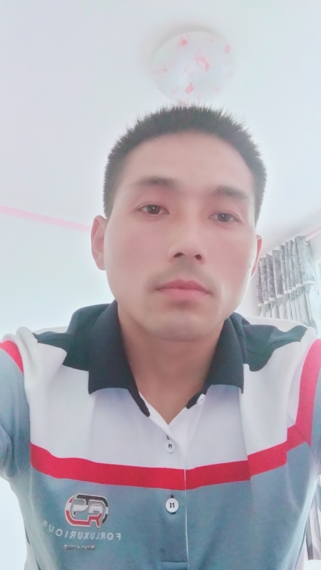 染红尘世的第一张照片--漳州交友网