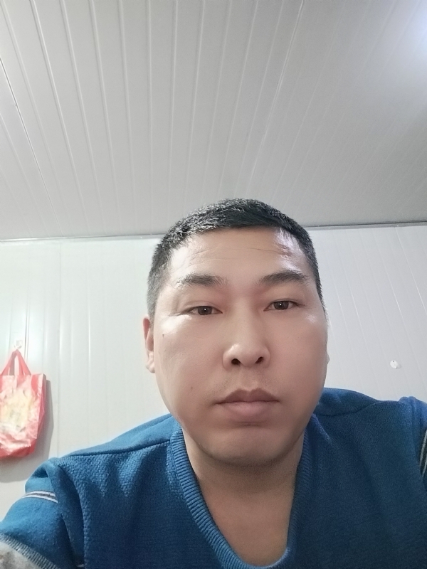 开着拖拉机去兜风的第一张照片--漳州交友网